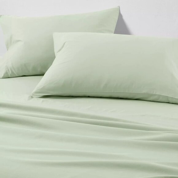 Sunham Microfiber Queen Sheet Set Solid Easy Care 4 Piece Green New $70 - Picture 1 of 3